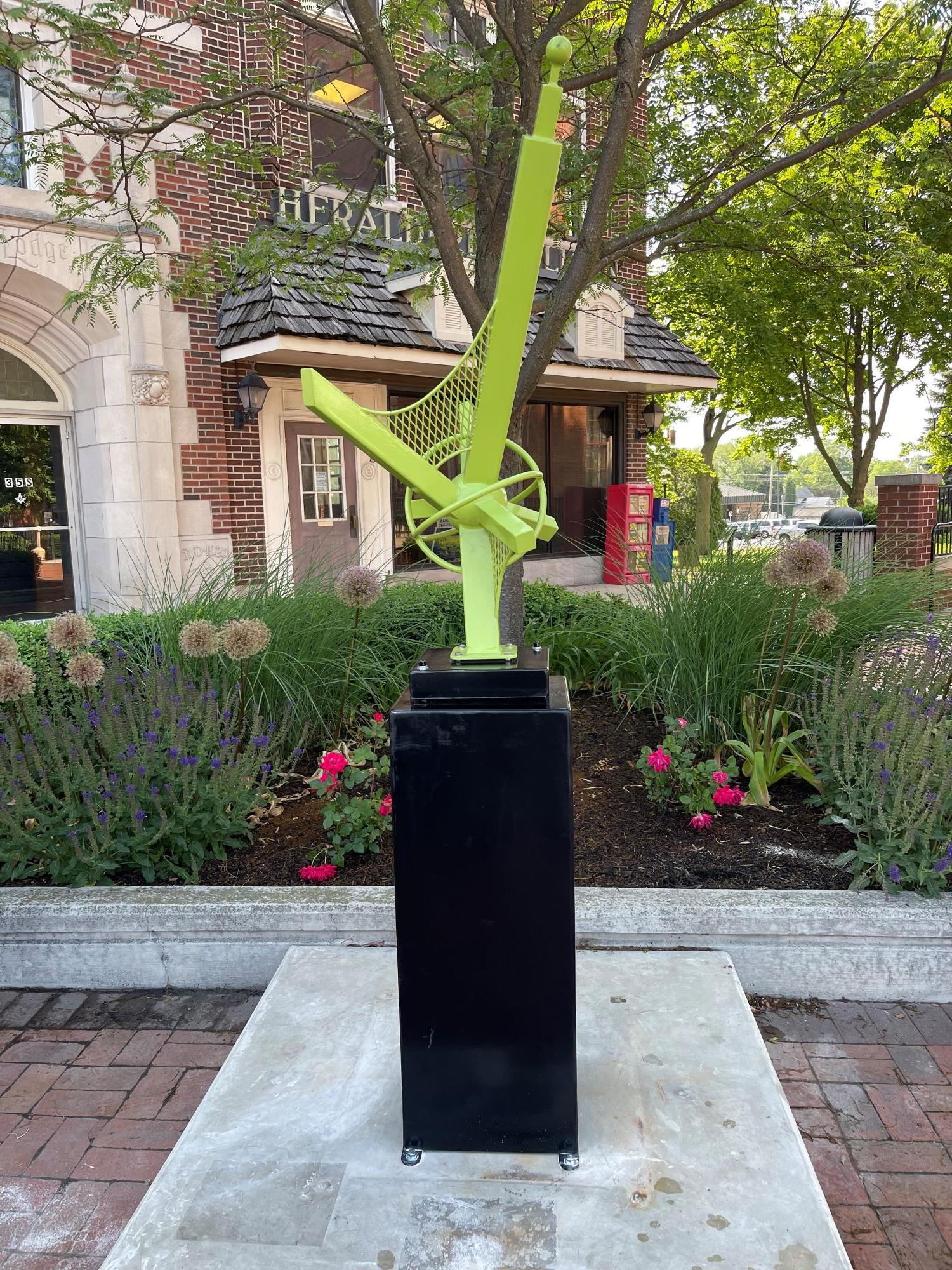 Photo of the sculpture Connected by Nathaniel Pierce Photo of the sculpture Connected by Nathaniel Pierce